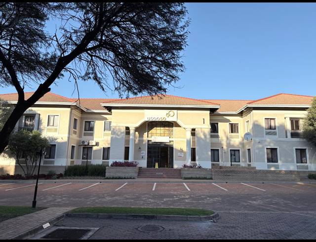 1,527M² OFFICE TO LET IN VORNA VALLEY